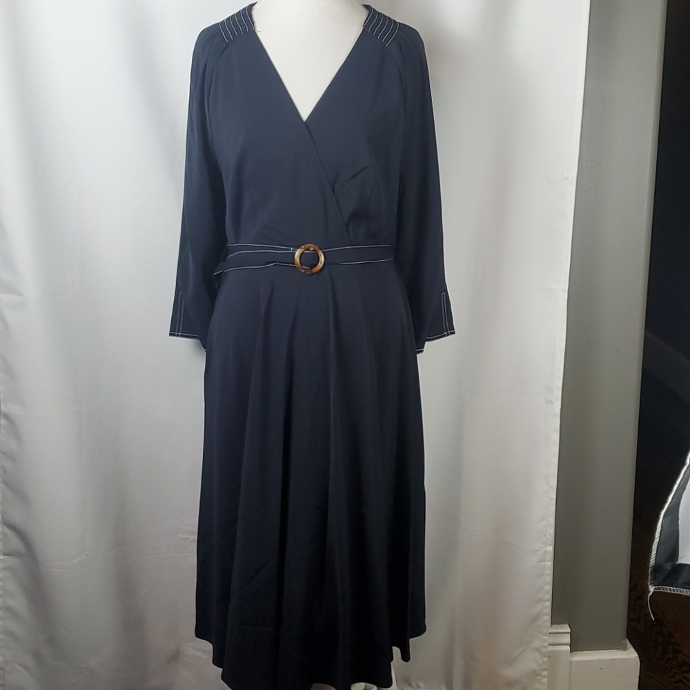 GIBSON*LATIMER Lantern sleeve faux wrap navy/ black midi dress in medium…